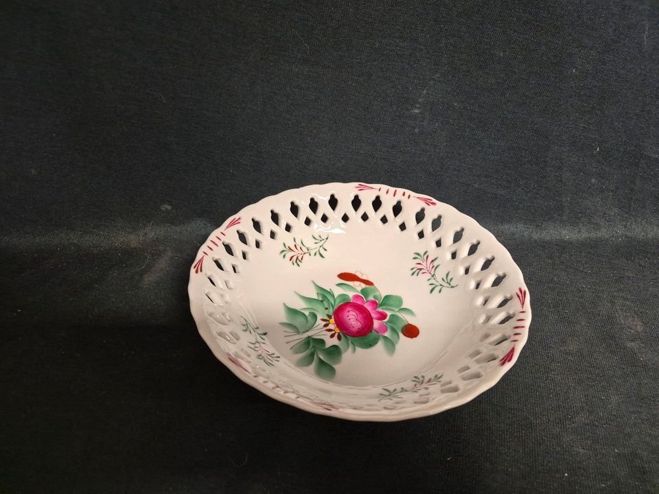 August Warneke,Ostfriesenrose, Gebäckschale