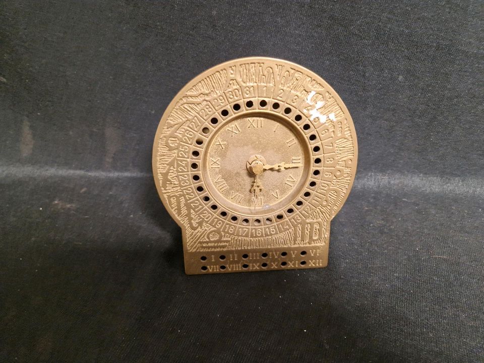Astronomische Tischuhr , Kopernikus, Kalender Messing