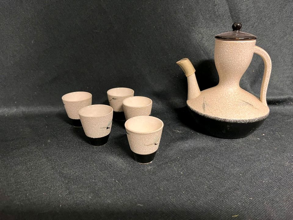 Schnapskanne mit 5 Gläsern China