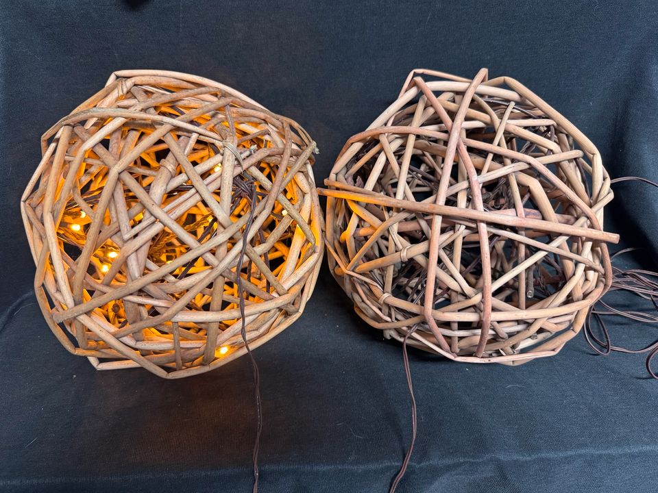 2x Deko Kugeln leuchtend Geflochten