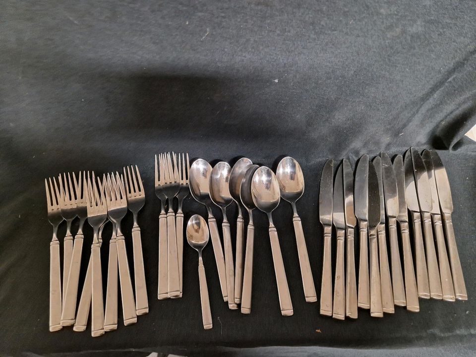 Edelstahl Besteck , Gabeln , Messer , Löffel
