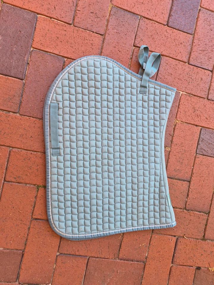 Eskadron Schabracke  mint Vs