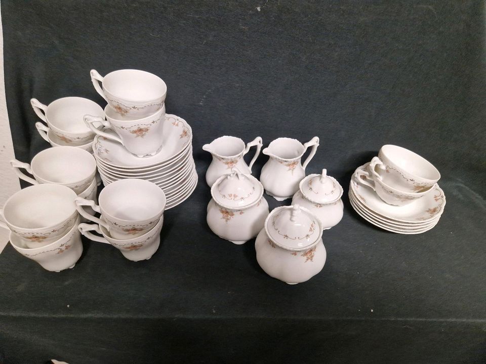 Königlich Tettau , Ariadne Dekor , 2845 Teetassen Kaffeetassen